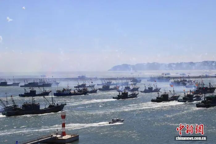 中国黄渤海休渔期结束 数万艘捕捞渔船出海争“鲜”