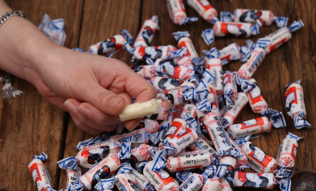 甜蜜了整个童年的"一毛钱糖果",你还记得它的味道吗